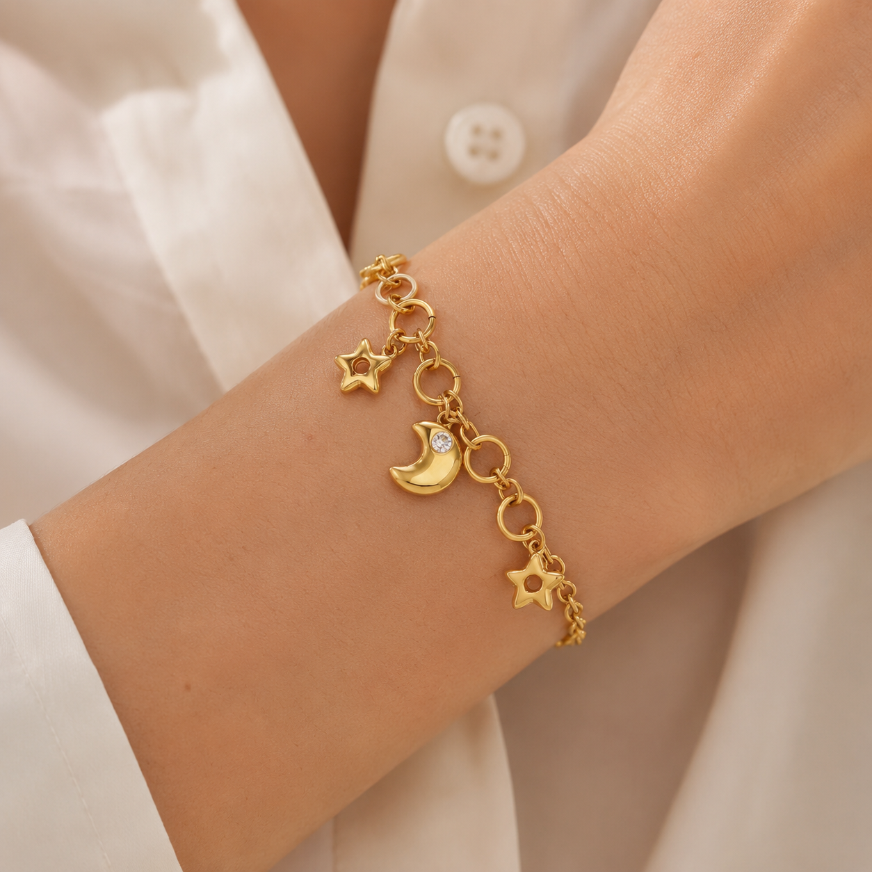 Bracelet Charms Lune porté