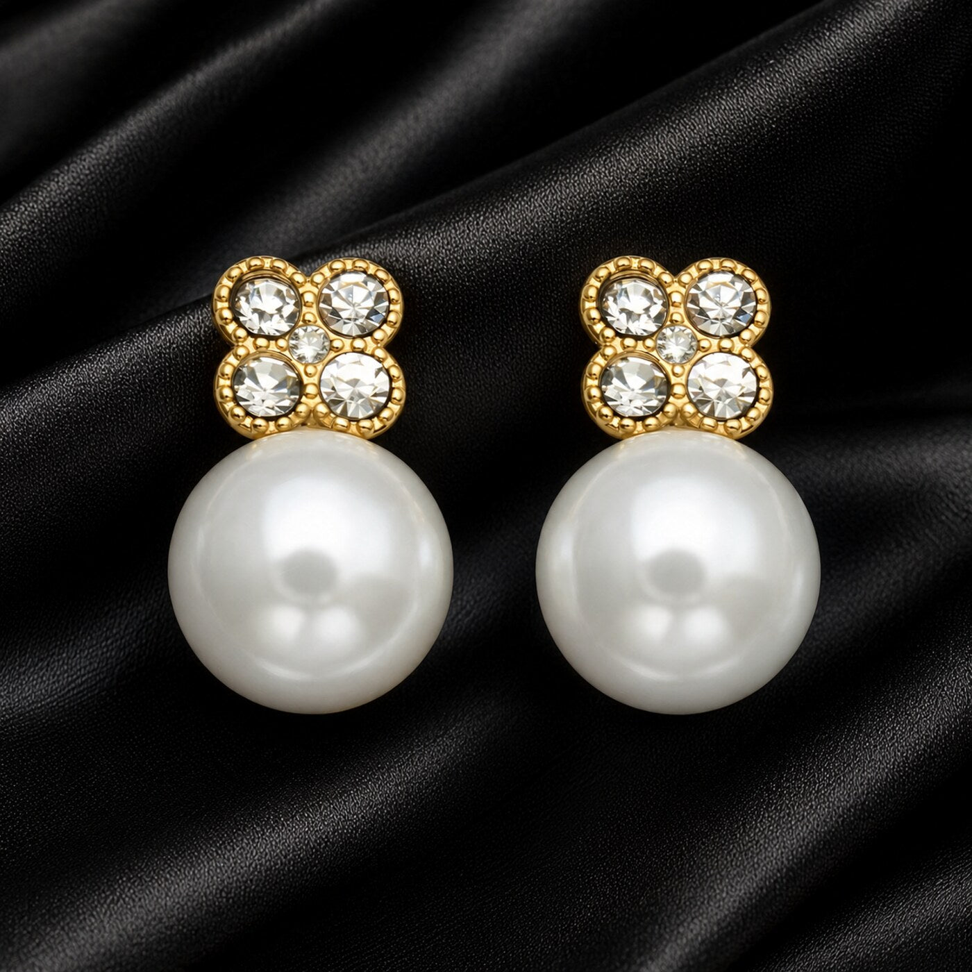 Boucles Solaya — perle et cristaux sur satin noir
