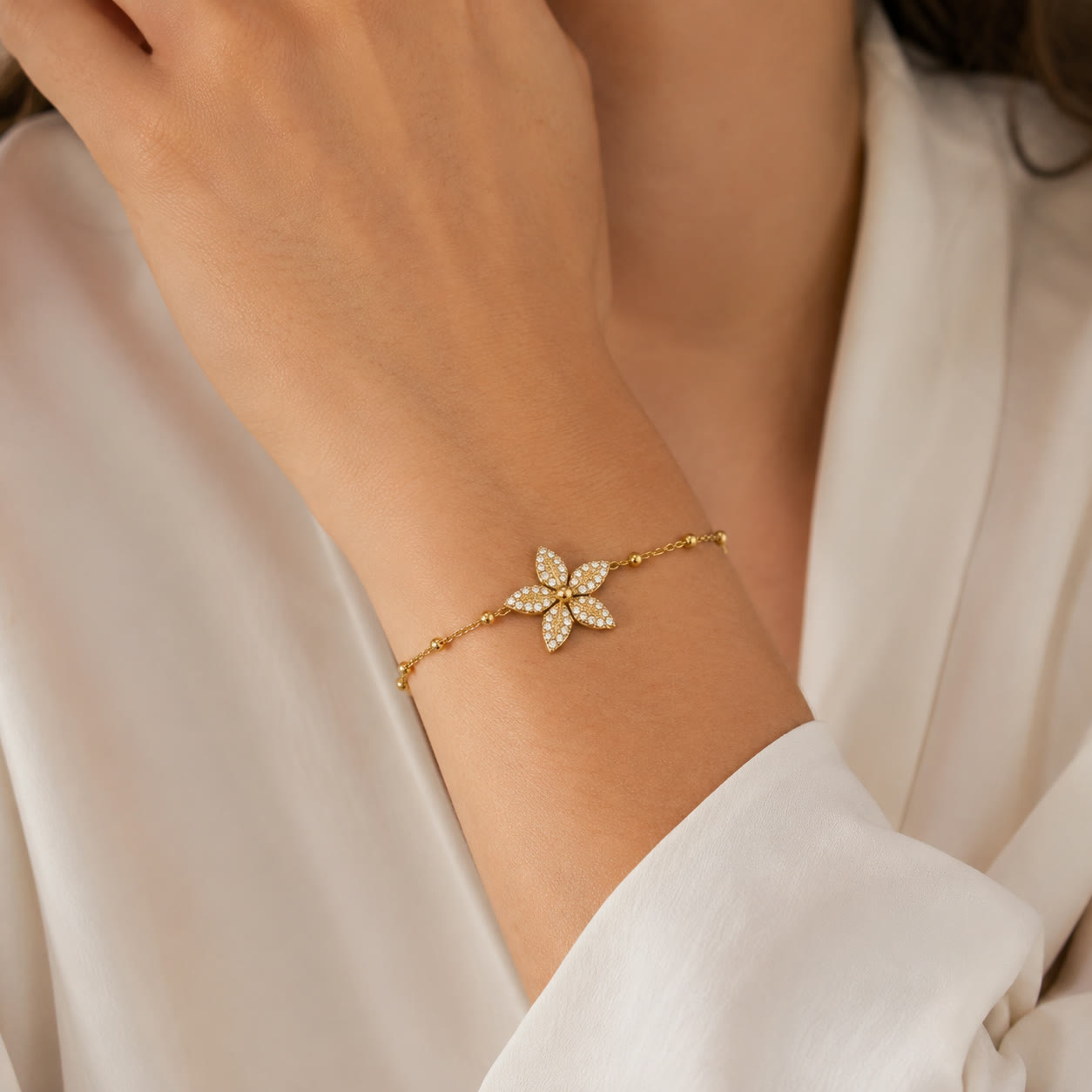 Bracelet fleur porté