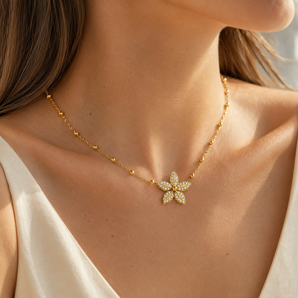 Collier fleur porté